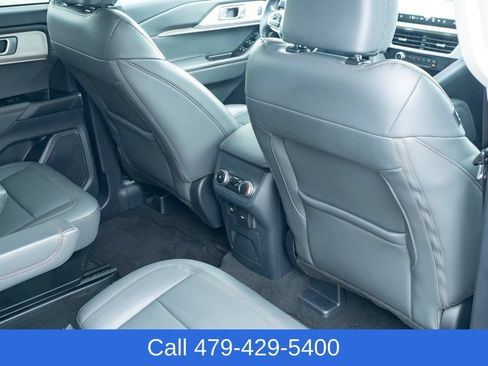 Used 2025 Ford Explorer Active w/ Active Comfort Package AWD/4WD image 39