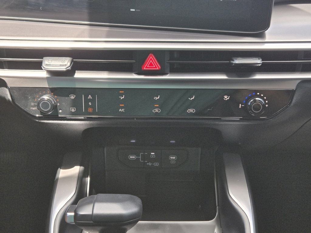 New 2026 Kia Sorento LX FWD image 14