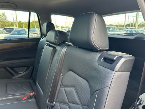 Used 2025 Volkswagen Atlas SE w/ Panoramic Sunroof Package image 60