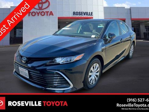 Used 2021 Toyota Camry LE FWD image 1