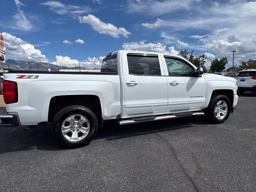 Used 2018 Chevrolet Silverado 1500 LT w/ All Star Edition AWD/4WD image 9