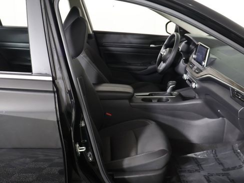 Used 2025 Nissan Altima 2.5 SV image 22