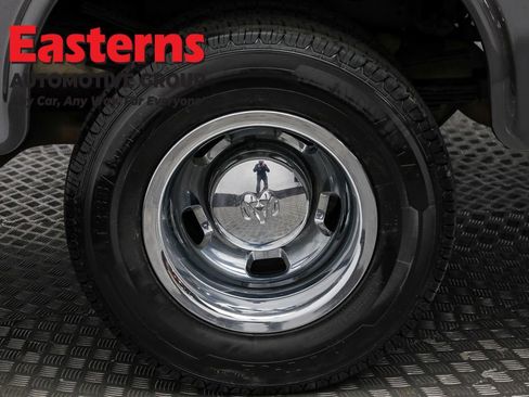 Used 2018 RAM 3500 Tradesman w/ Chrome Appearance Group image 28