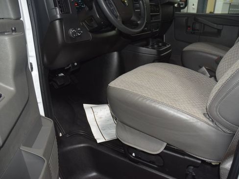 Used 2024 Chevrolet Express 3500 LT w/ LT Preferred Equipment Group RWD image 27