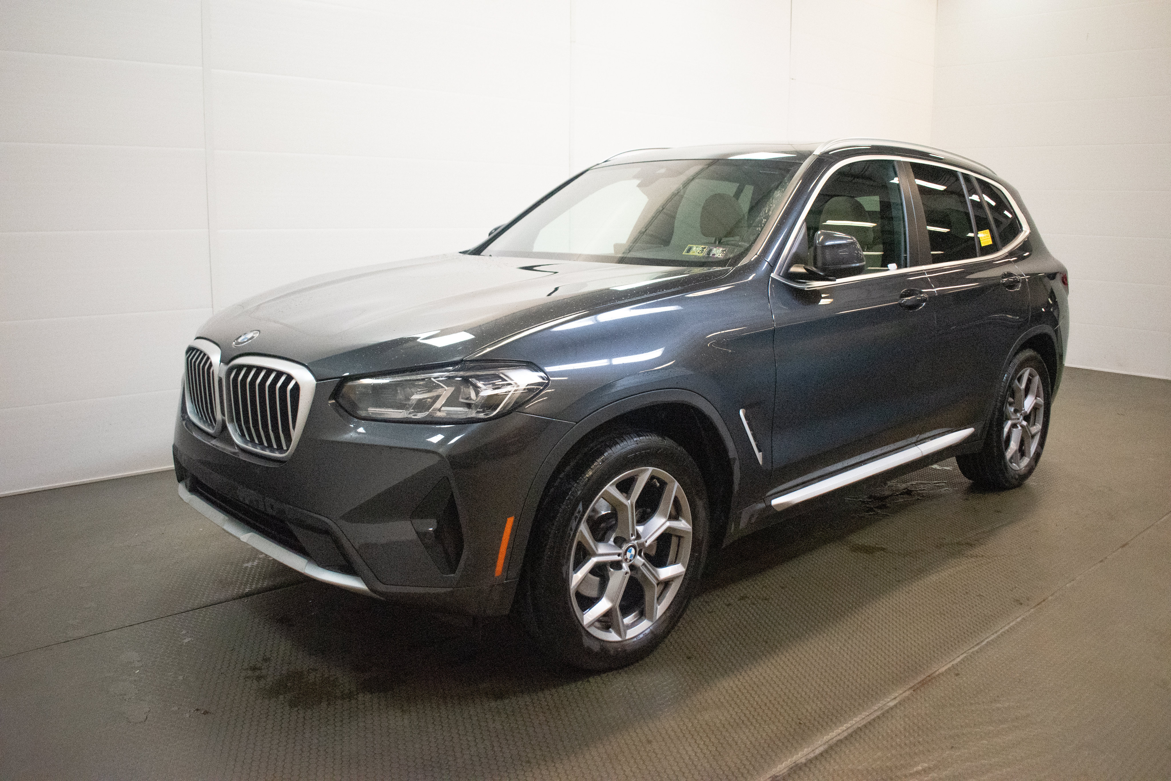 Used 2023 BMW X3 xDrive30i w/ Premium Package AWD/4WD image 8