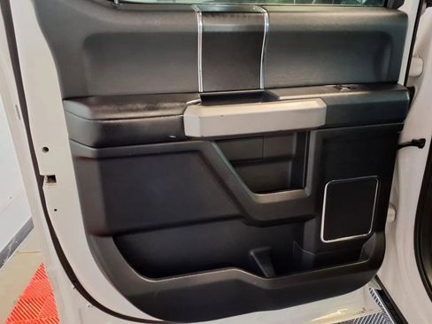 Used 2018 Ford F150 Platinum w/ Equipment Group 701A Luxury image 14