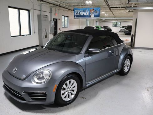 Used 2018 Volkswagen Beetle 2.0T S FWD image 21