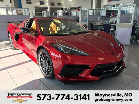 Used 2025 Chevrolet Corvette Stingray Preferred Cpe w/ Z51 Performance Package RWD image 1