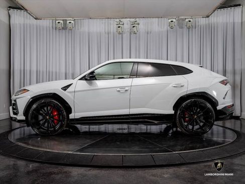 Used 2021 Lamborghini Urus AWD/4WD image 6