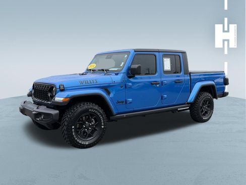 Used 2024 Jeep Gladiator Sport AWD/4WD image 3