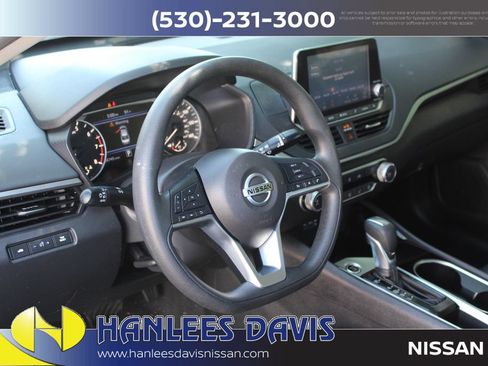 Used 2021 Nissan Altima 2.5 SV FWD image 11