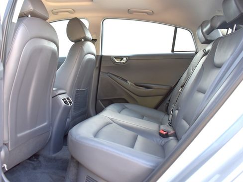Used 2022 Hyundai Ioniq Limited FWD image 29
