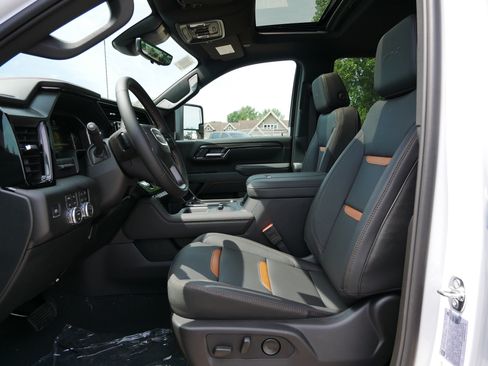 New 2026 GMC Sierra 2500 AT4 w/ AT4 Premium Plus Package AWD/4WD image 11