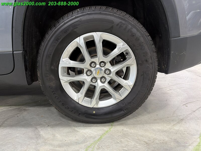 Used 2021 Chevrolet Traverse LS AWD/4WD image 16