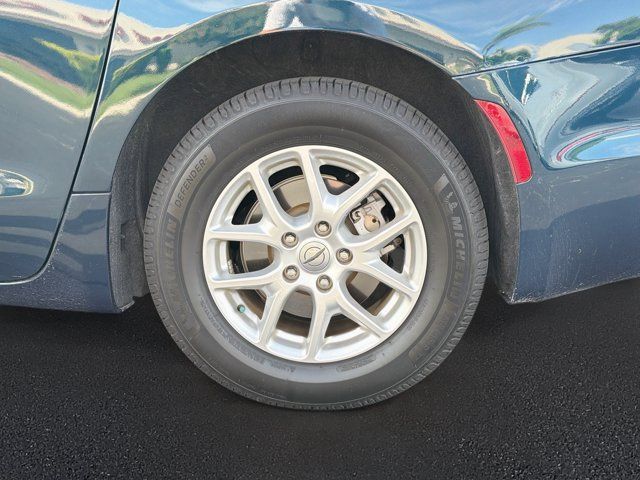 Used 2021 Chrysler Pacifica Touring-L w/ Premium & Safety Sphere Group FWD image 10