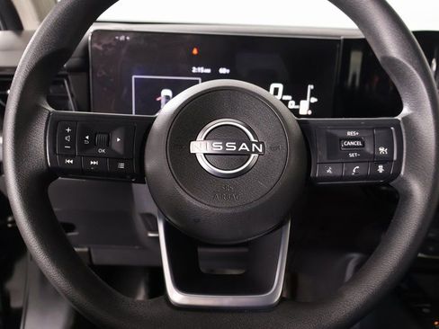 Used 2025 Nissan Kicks S image 3