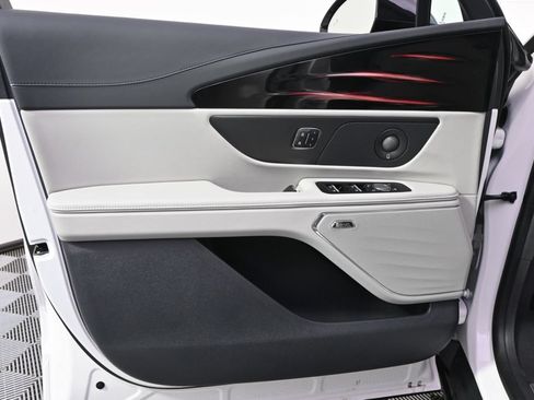New 2026 Lincoln Nautilus Reserve w/ Jet Appearance Package AWD/4WD image 22