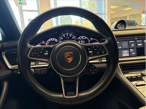 Used 2018 Porsche Panamera 4 AWD/4WD image 18