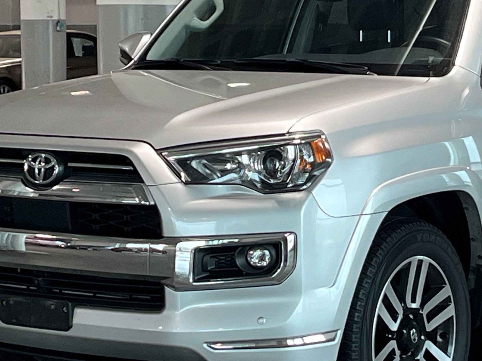 Used 2024 Toyota 4Runner Limited AWD/4WD image 5
