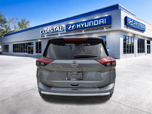 Used 2024 Nissan Rogue Platinum w/ Platinum Premium Package image 5