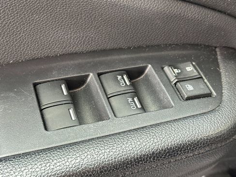 Used 2017 Honda Pilot Touring image 13