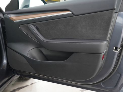 Used 2023 Tesla Model 3 Standard Range RWD image 9