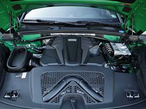 New 2026 Porsche Macan GTS image 34