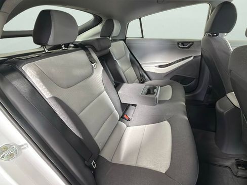 Used 2020 Hyundai Ioniq SE image 31