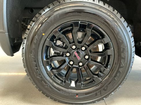 Used 2023 GMC Sierra 1500 AT4X AWD/4WD image 28