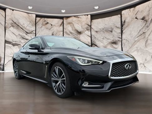 Used 2018 INFINITI Q60 2.0t w/ Cargo Package RWD image 3