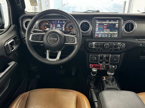 Used 2023 Jeep Gladiator Rubicon w/ LED Lighting Group AWD/4WD image 12