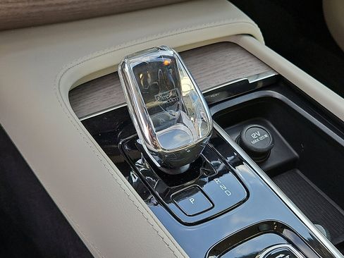 Certified 2023 Volvo XC90 B6 Ultimate w/ Protection Package image 15