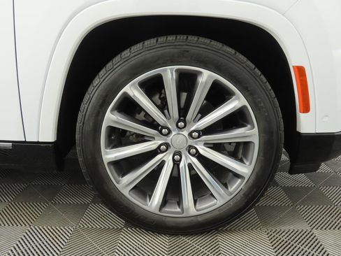 Used 2023 Jeep Grand Wagoneer Series II image 32