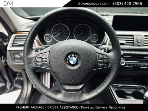 Used 2017 BMW 320i Sedan RWD image 28
