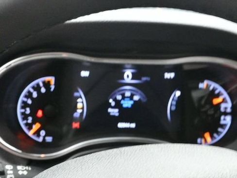 Used 2018 Jeep Grand Cherokee Altitude AWD/4WD image 17