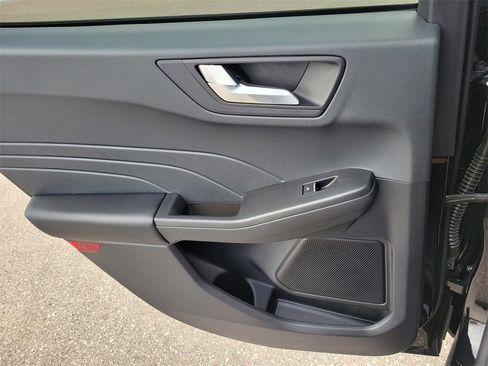 Used 2022 Ford Escape SEL image 13