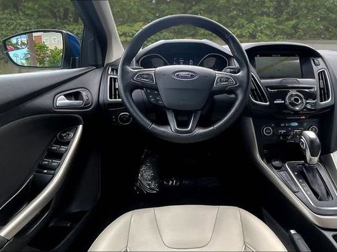Used 2018 Ford Focus Titanium FWD image 8