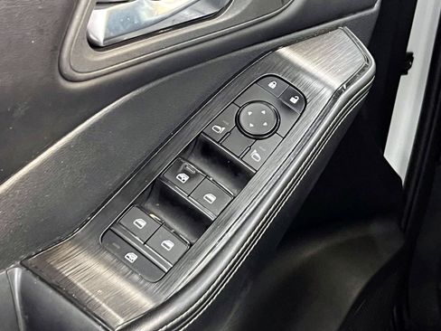 Used 2024 Nissan Rogue SV AWD/4WD image 16