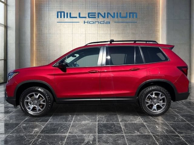 Certified 2023 Honda Passport TrailSport image 2