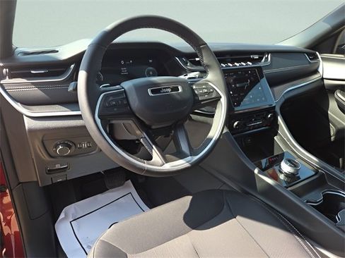 Used 2024 Jeep Grand Cherokee L Laredo w/ Luxury Tech Group I image 11