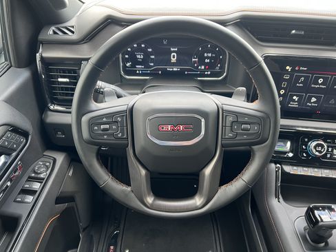 Used 2025 GMC Sierra 1500 AT4 w/ Technology Package AWD/4WD image 25