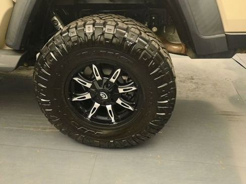 Used 2020 Jeep Gladiator Sport w/ Quick Order Package 24S AWD/4WD image 9