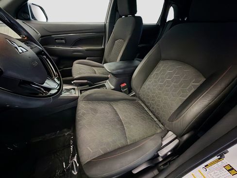 Used 2024 Jeep Wrangler Sport S image 10