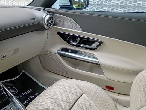 Used 2022 Mercedes-Benz SL 55 AMG 4MATIC image 7