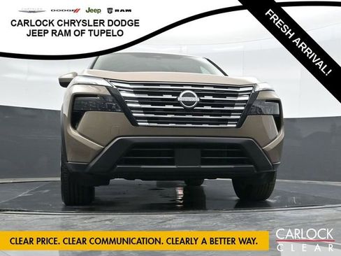 Used 2025 Nissan Rogue SV image 35