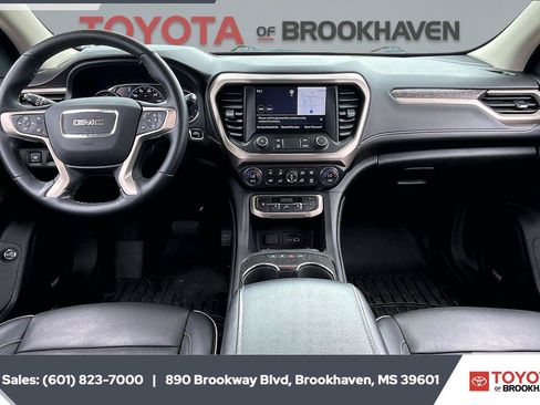 Used 2023 GMC Acadia Denali w/ Denali Technology Package FWD image 13