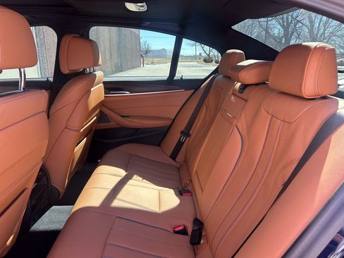 Used 2023 BMW M550i xDrive image 12