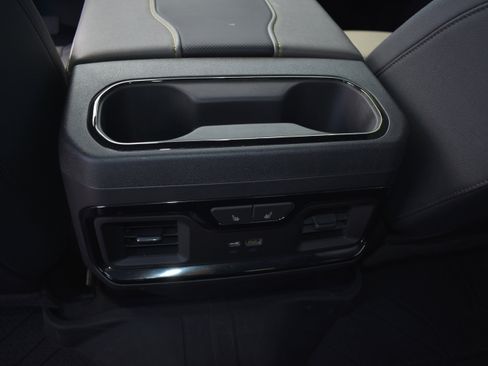 Used 2023 Chevrolet Silverado 1500 ZR2 image 30