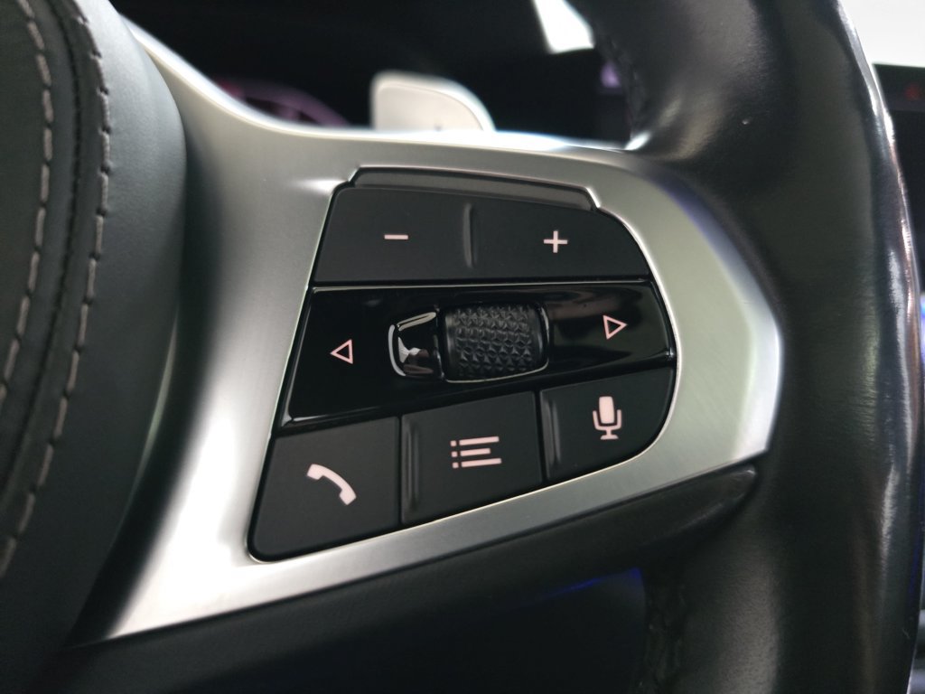 Used 2020 BMW X5 M50i AWD/4WD image 17