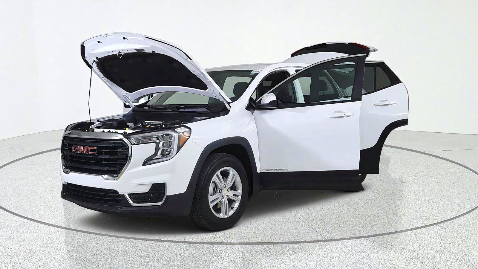 Used 2024 GMC Terrain SLE w/ LPO, Floor Liner Package AWD/4WD image 10